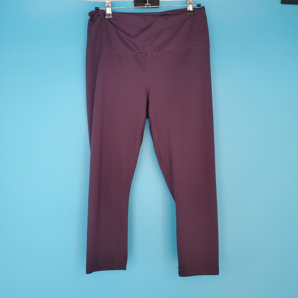 Velocity Leggings Size Large Eggplant Cropped
